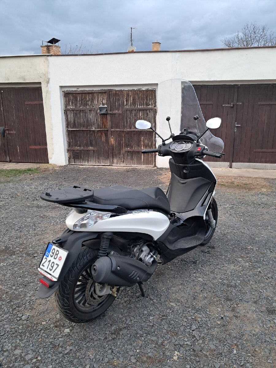 Piaggio Beverly 300 - 2