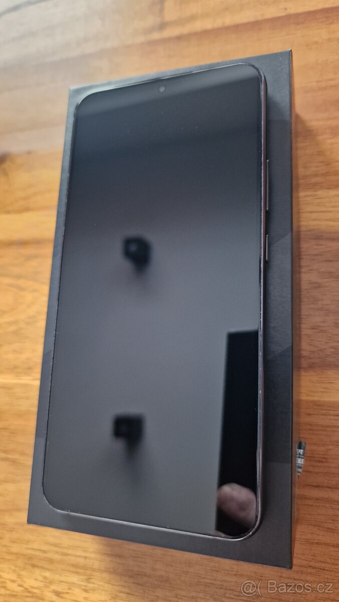 Samsung Galaxy S22+ 256gb černý - 2