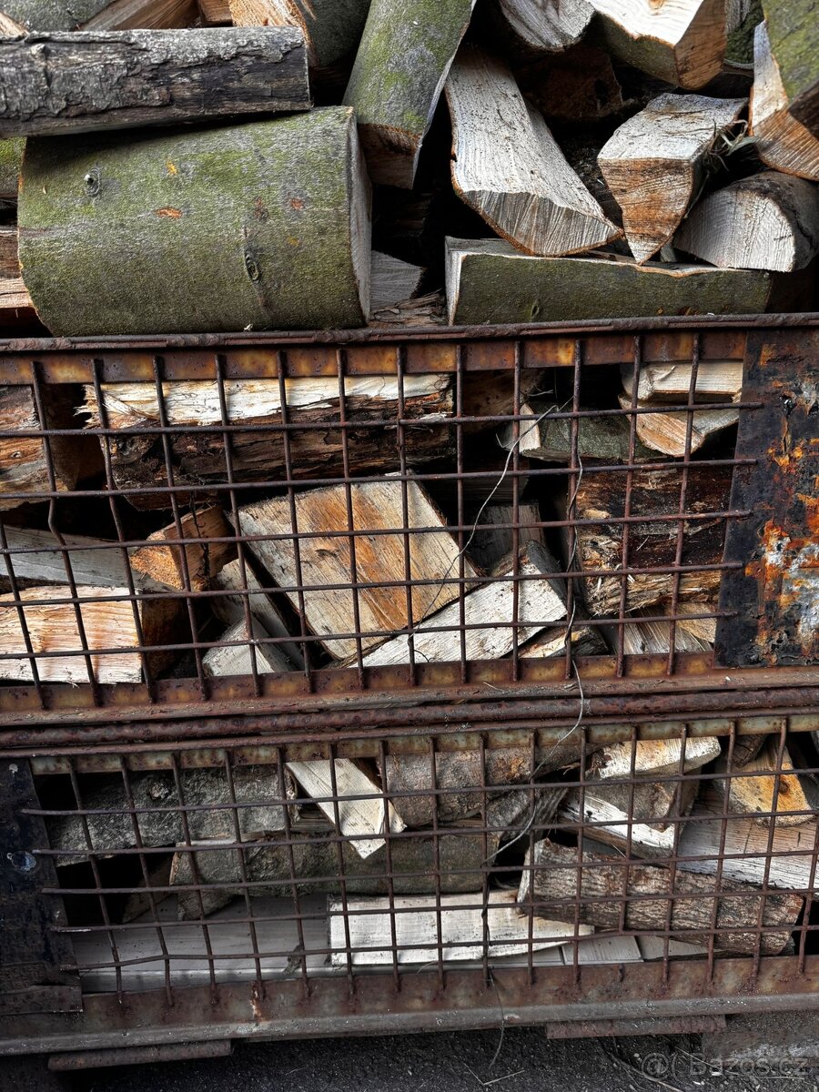 Tvrdé štípané dřevo - 2