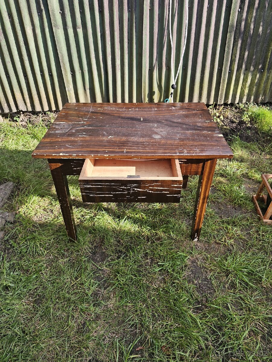 Starožitný masivní stůl se šuplíkem - 2