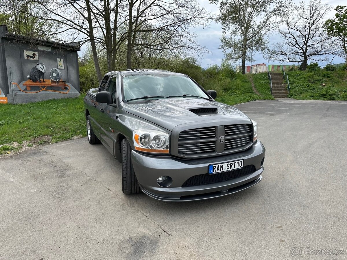 Dodge Ram SRT-10 - 2