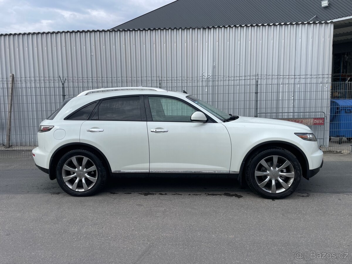 Infiniti FX35 - 2
