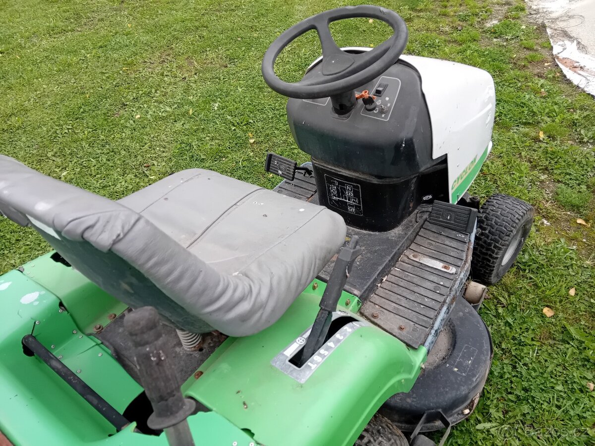 Zahradní traktor - 2