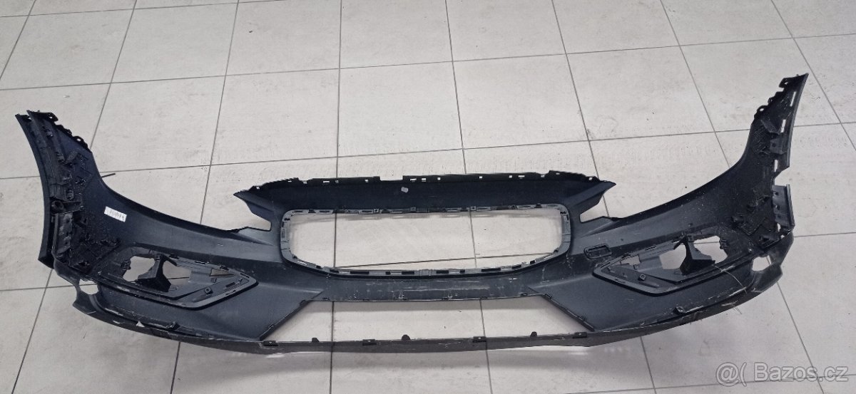 Přední nárazník na Volvo v60cc - 2