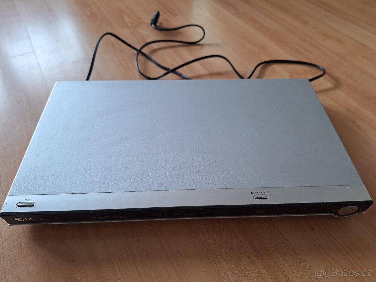 Dva DVD přehrávače (LG, Thompson) - 2