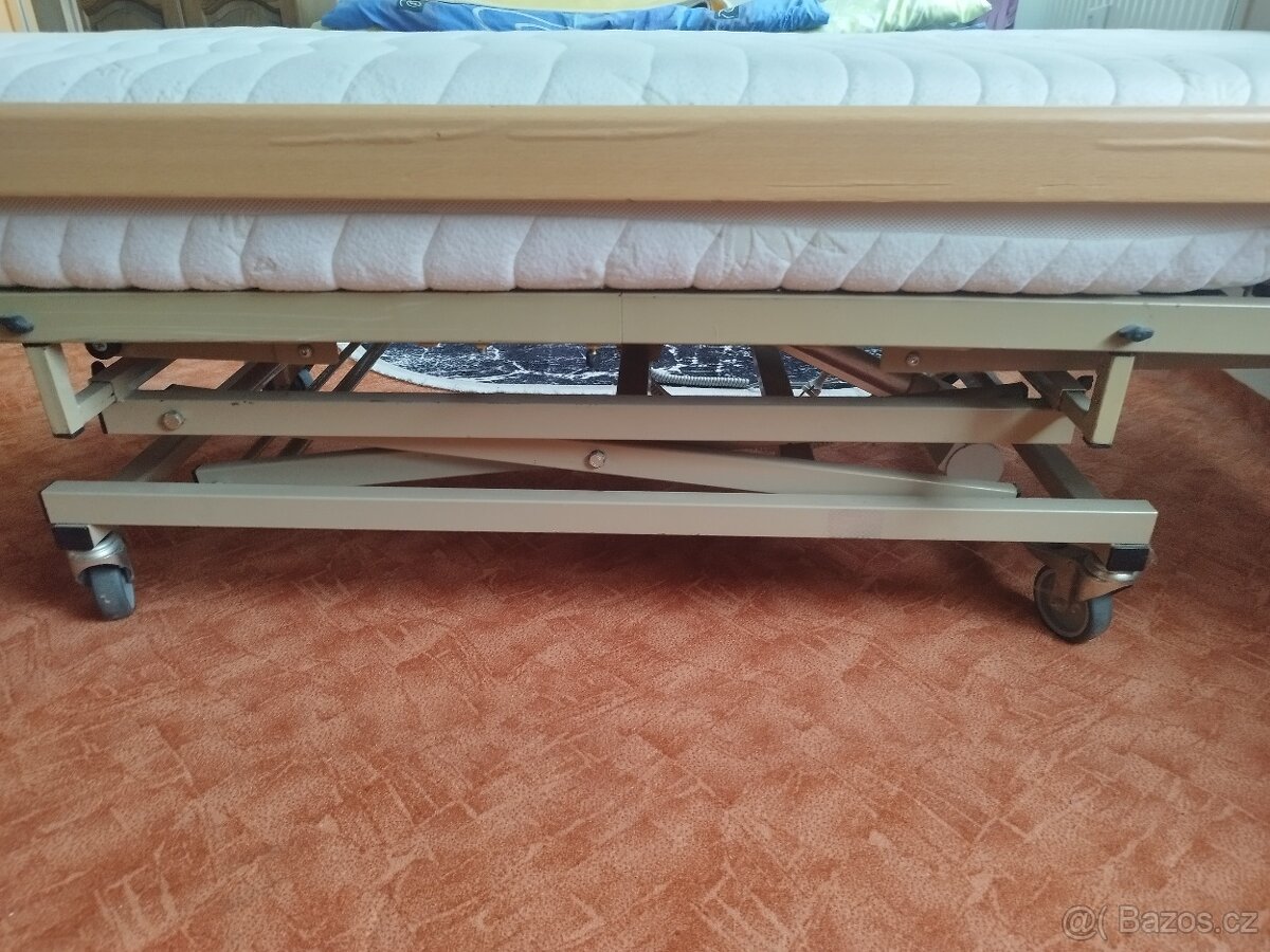 Elektrická polohovací zdravotní postel - 2