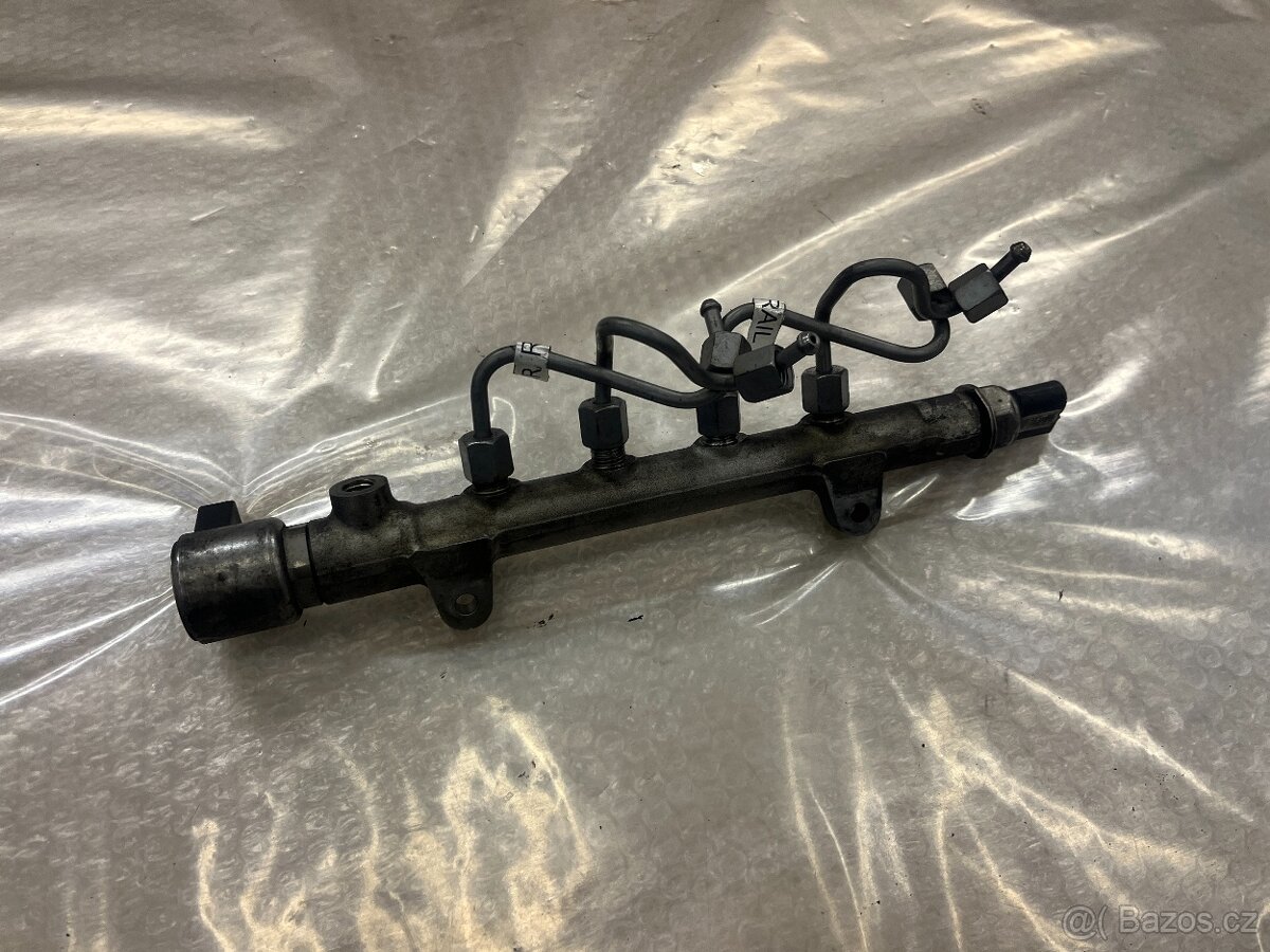 KOMPLETNÍ VSTŘIKOVACÍ LIŠTA MERCEDES W212 2.2CDI R9144Z240A - 2