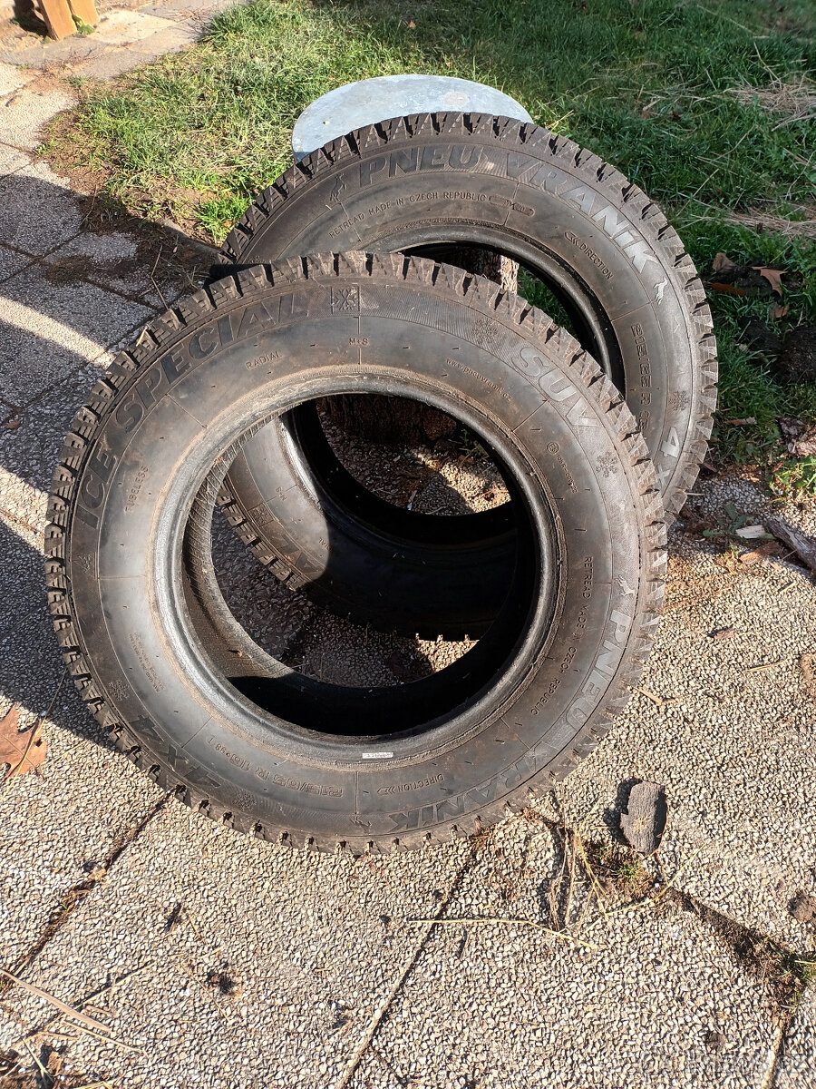 Prodám 2 ks pneumatik - 2