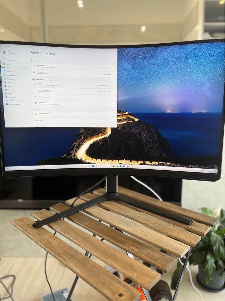 Luxusní 4K monitor 32´ Samsung G8 NEO 240hz - 2