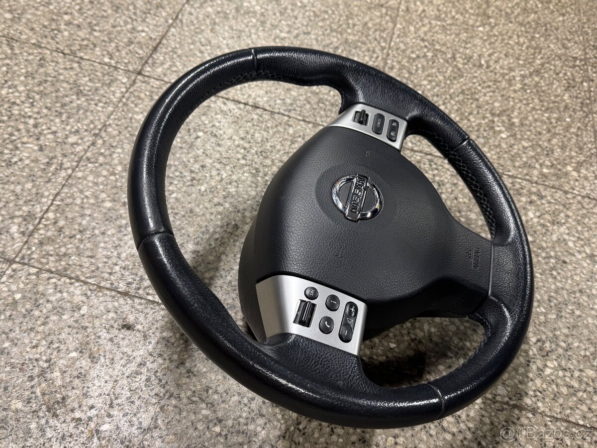Kožený volant Nissan Note E11 / Tiida / Versa C11 - 2