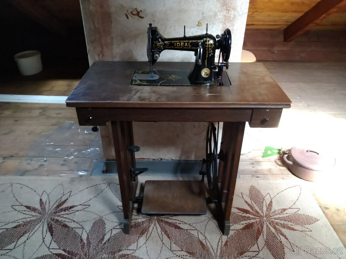 Šlapací šicí stroj Ideal - 2