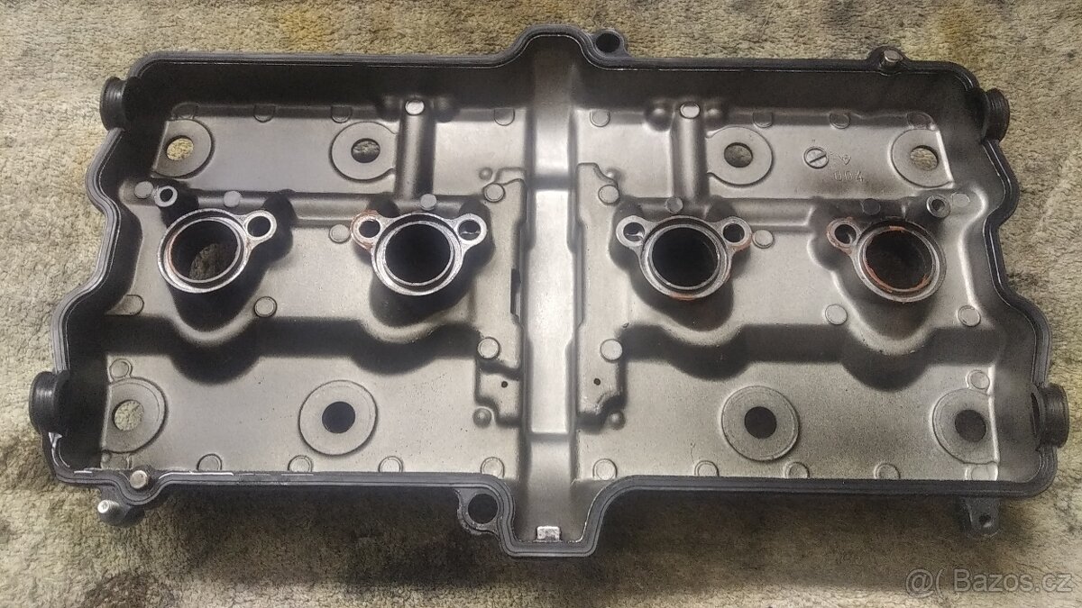 Suzuki GSX-R 750 (1985-1987) - rozvodové víko - 2