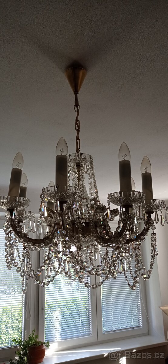 Skleněný lustr - 2