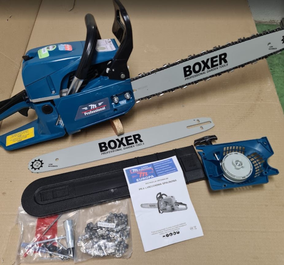 Benzinová řetězová pila. - 2