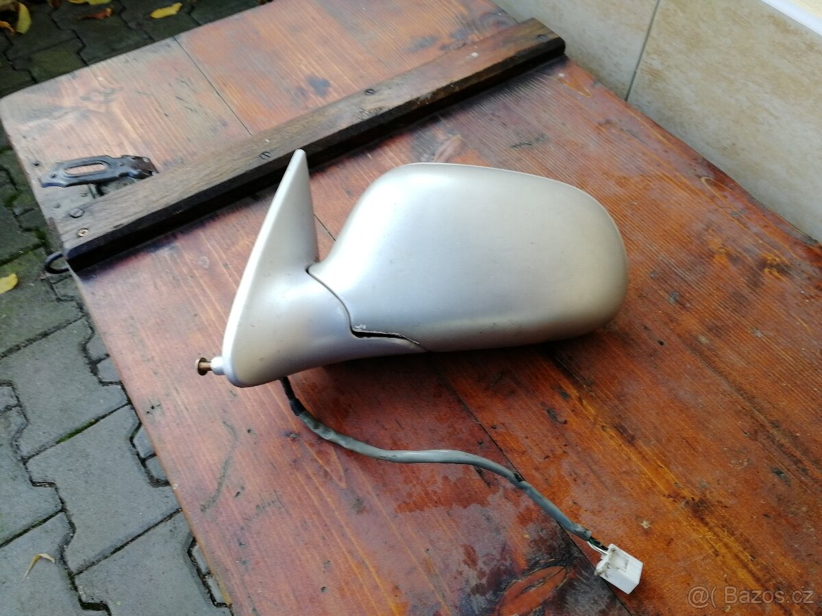 Mazda 626 GE zrcátko, startér a další díly - 2