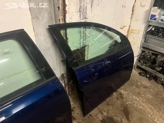 Pravé přední a zadní dveře VW Golf VI hatchback - 2