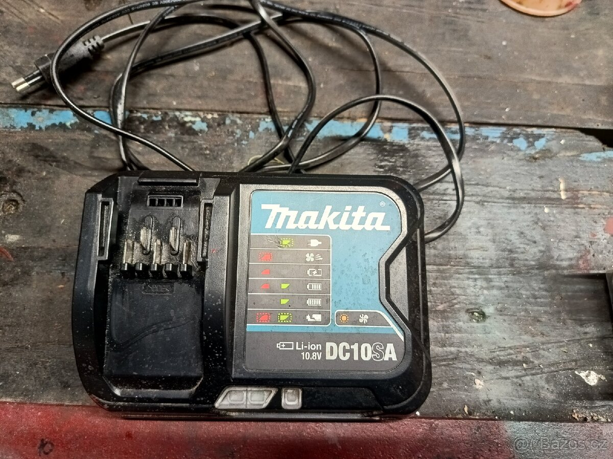 Nabíječka Makita 10.8V DC10SA - 2