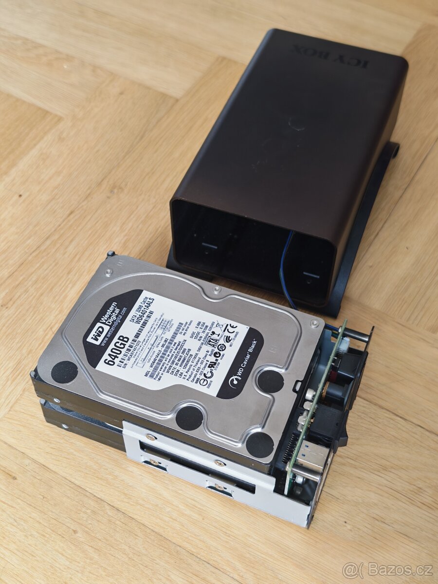 2x HDD Western Digital 640GB (1,2 TB) a externí RAID ICY BOX - 2