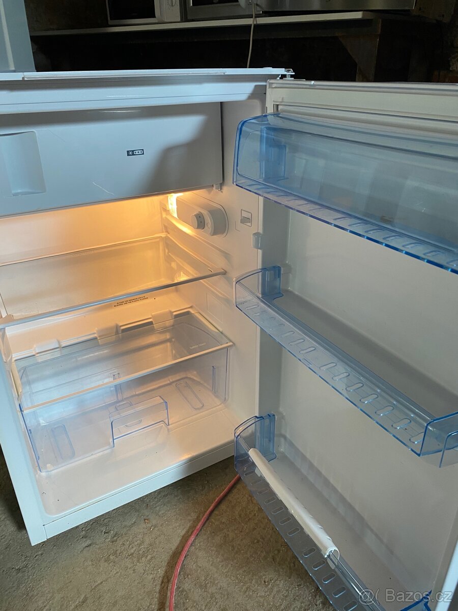 Malá lednička s mrazákem Beko - 2