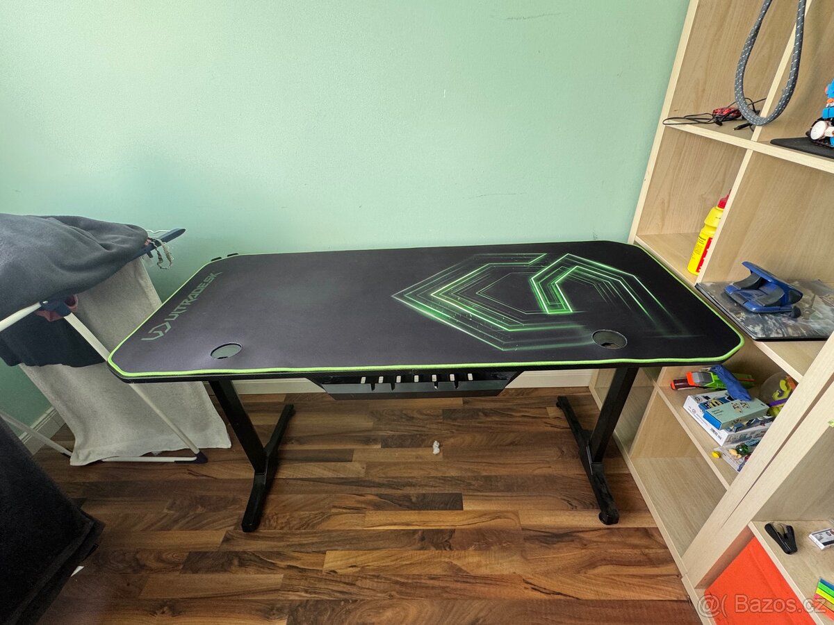 Herní stůl ULTRADESK Frag Green - 2