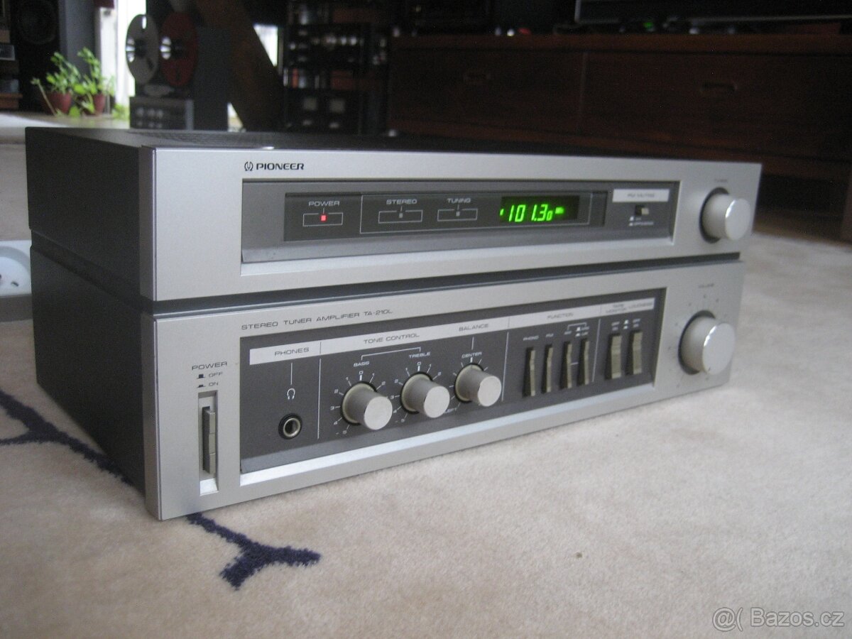 Prodám kombinaci tuneru a zesilovače PIONEER X 2000 - 2