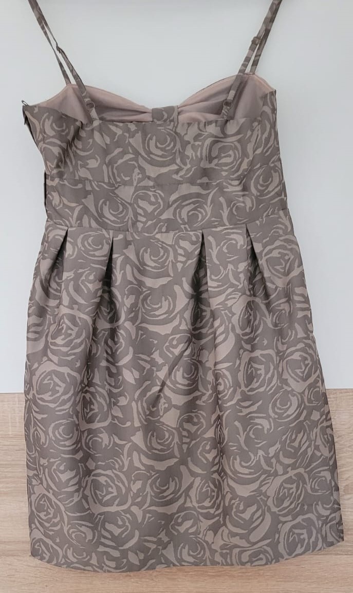 ŠATY STŘÍBRNÉ 38 M - 2