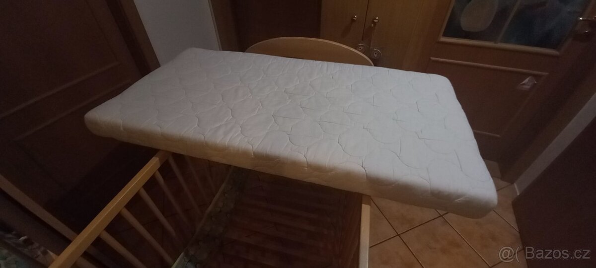 Dětská postýlka s kolečky - 2