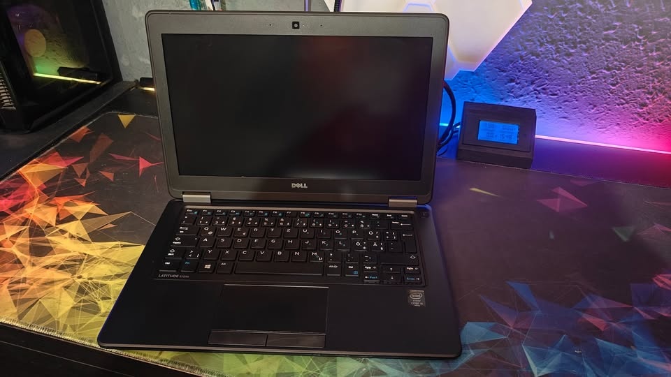 Dell Latitude E7250, i5,SSD 128GB, 8GB RAM - 2