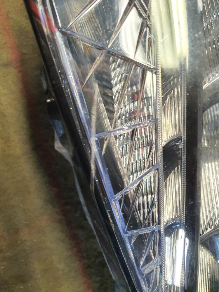 PRAVÉ PŘEDNÍ SVĚTLO ŠKODA SCALA 657941016 - 2