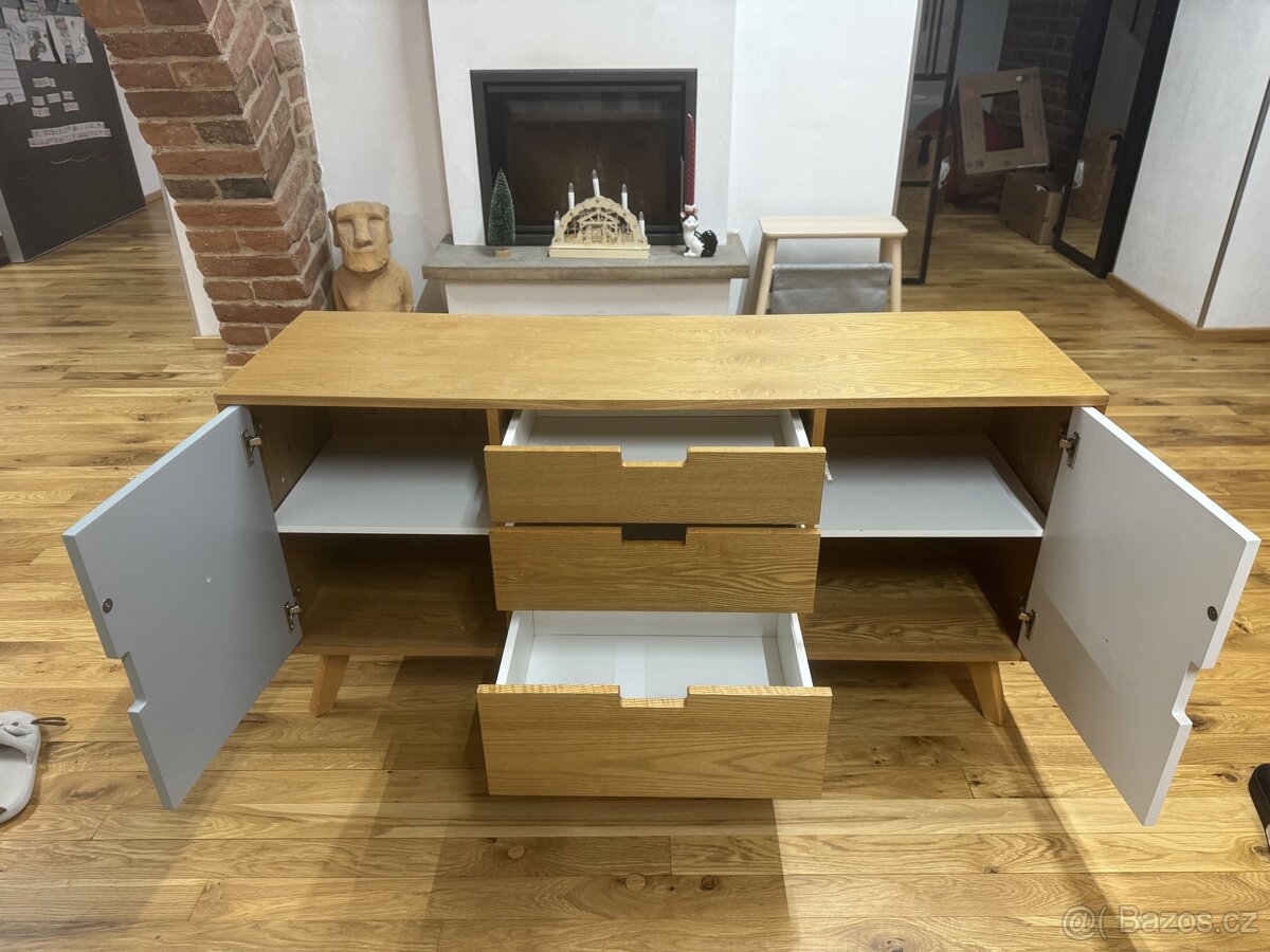 KOMODA SE ŠUPLÍKY - 2