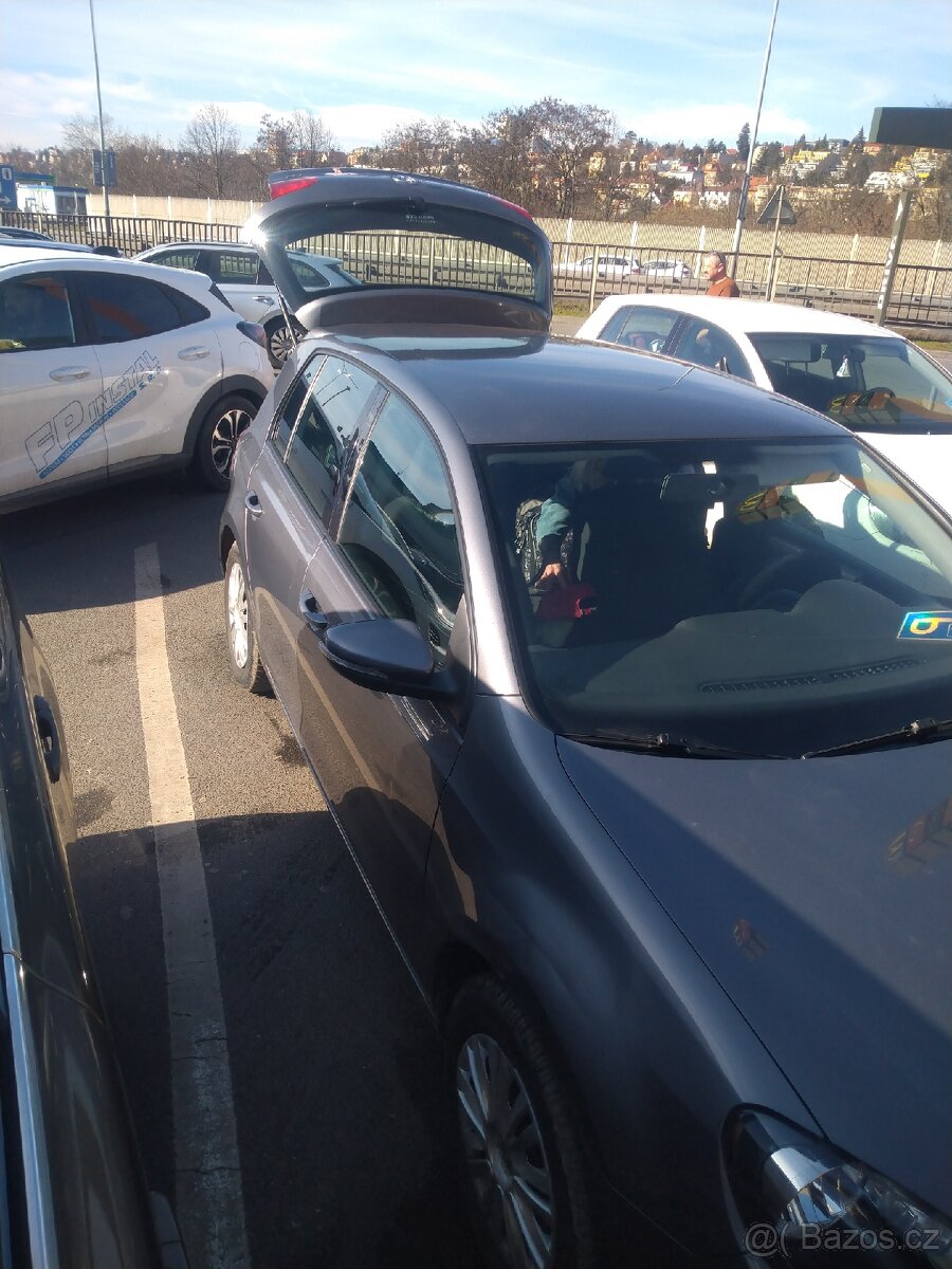 Golf 6, 2009,1.4 benzín, možná sleva... - 2