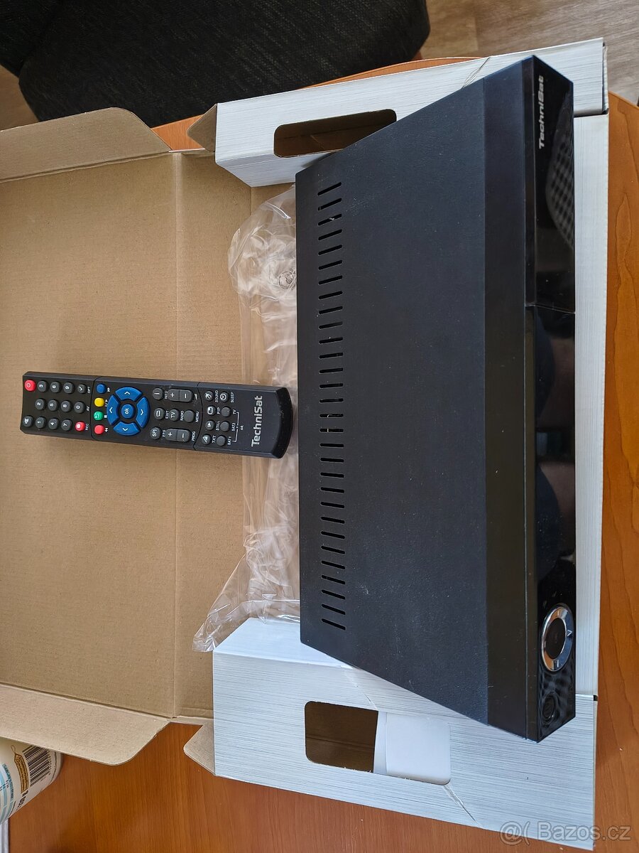 Technistar SIR HDTV satelite receiver - 2
