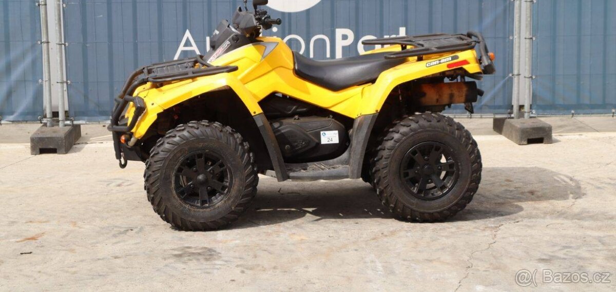 CAN-AM Outlander 650 XT - 2