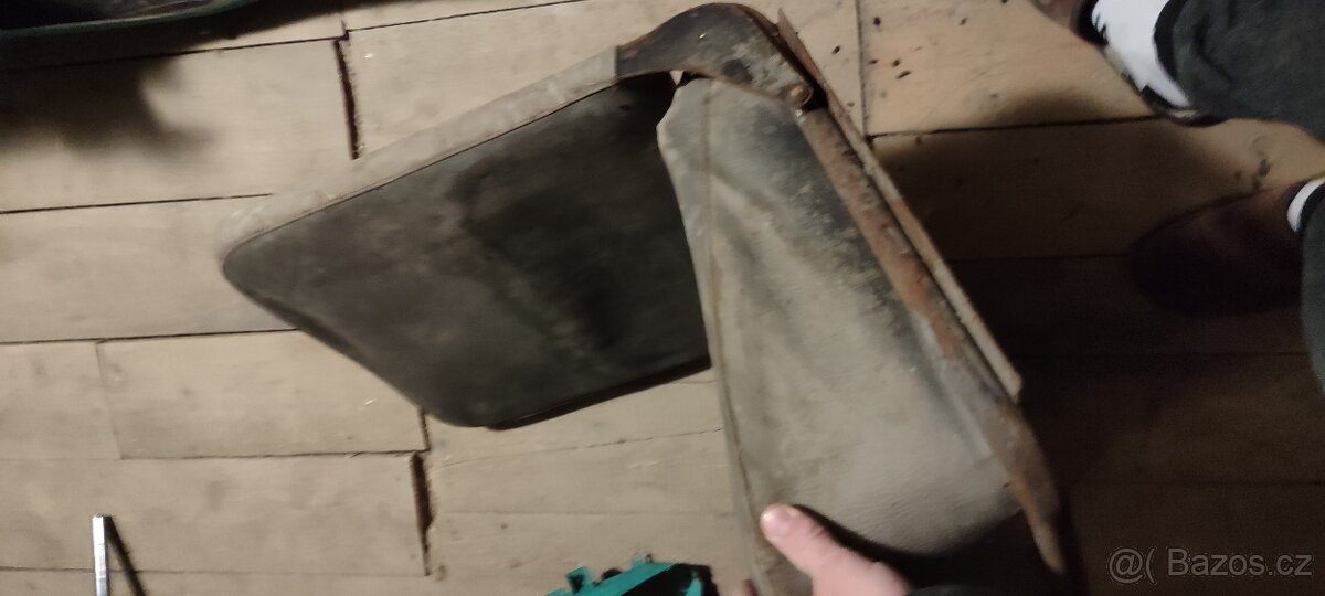 Prodám sedačku trabant - 2