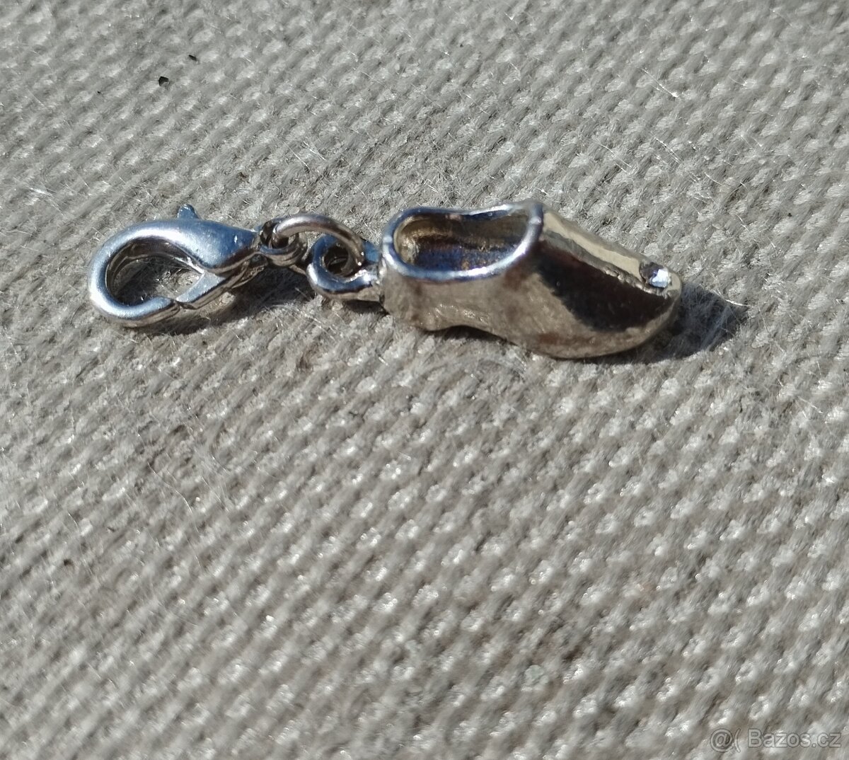 PŘÍVĚSEK BOTA - 2