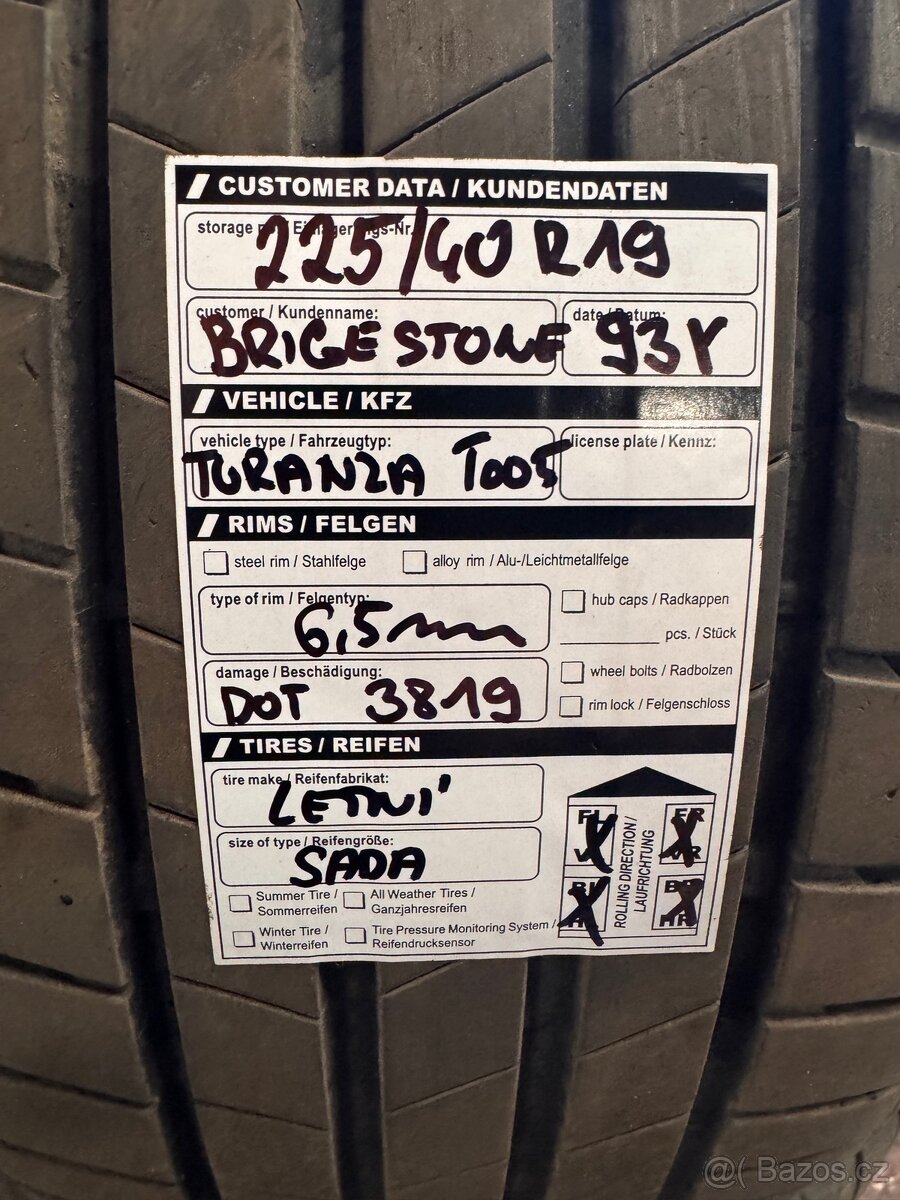 225/40R19 - 2