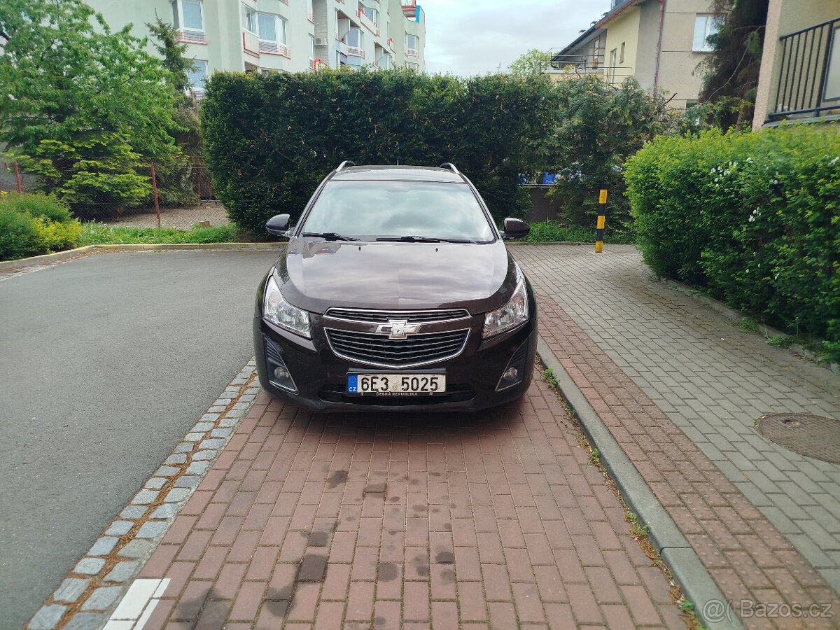 Prodám auto Chevrolet Cruze SW 1.8 benzin 2012 - 2