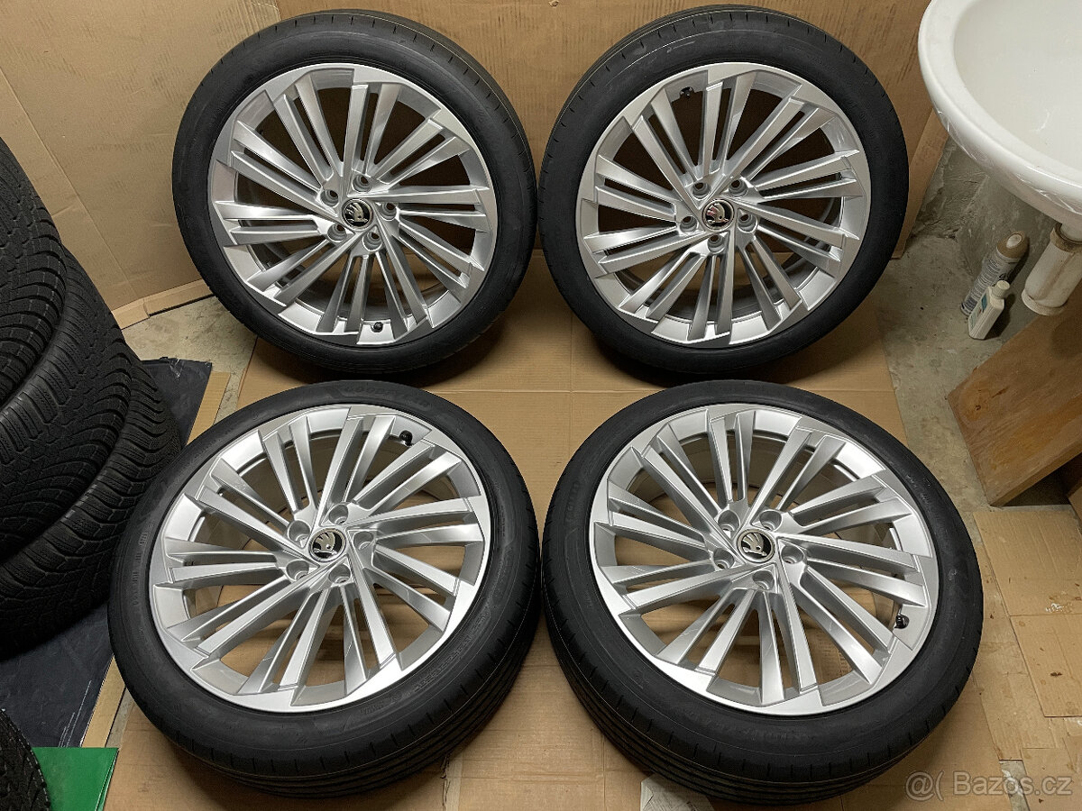 R.V 2025 NOVÁ ORIGINÁL LETNÍ SADA ŠKODA SUPERB 3,4 235/40/19 - 2