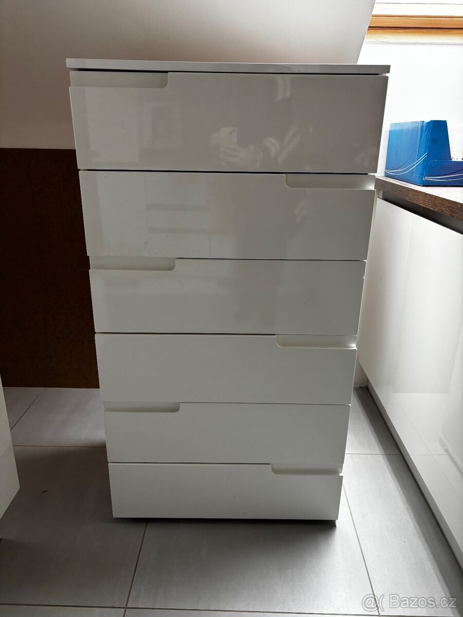 Komoda ikea MALM bily lesk - 2