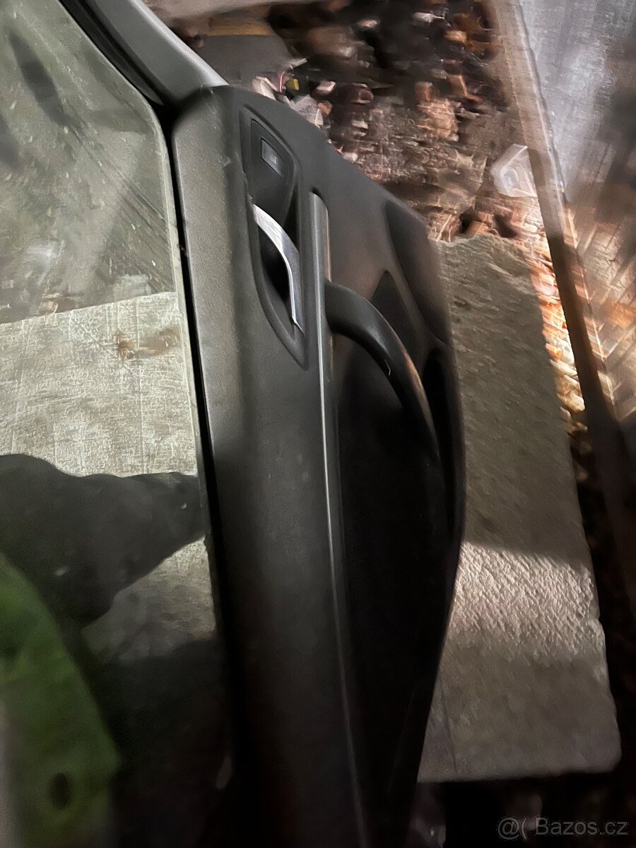 Zadni dvere octavia 2 sedan - 2