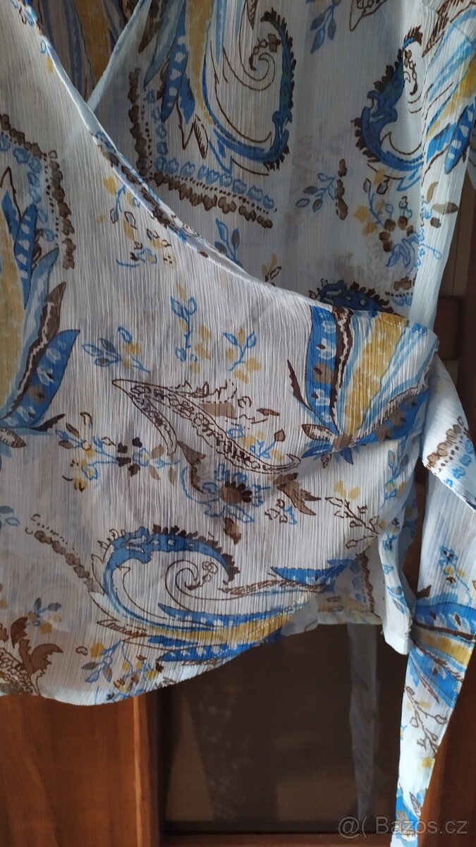 hezká zavinovací halenka - 2