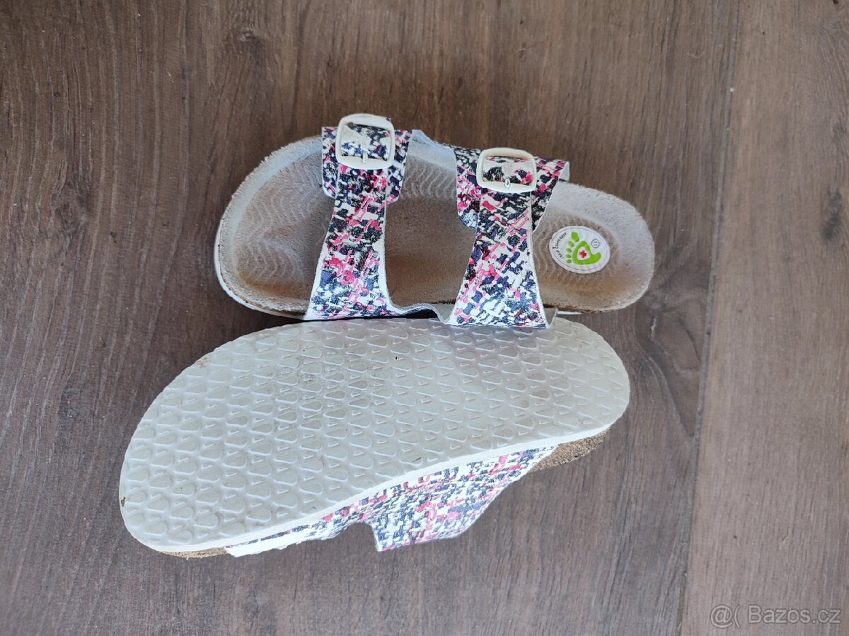 Dětské pantofle vel. 33 - 2