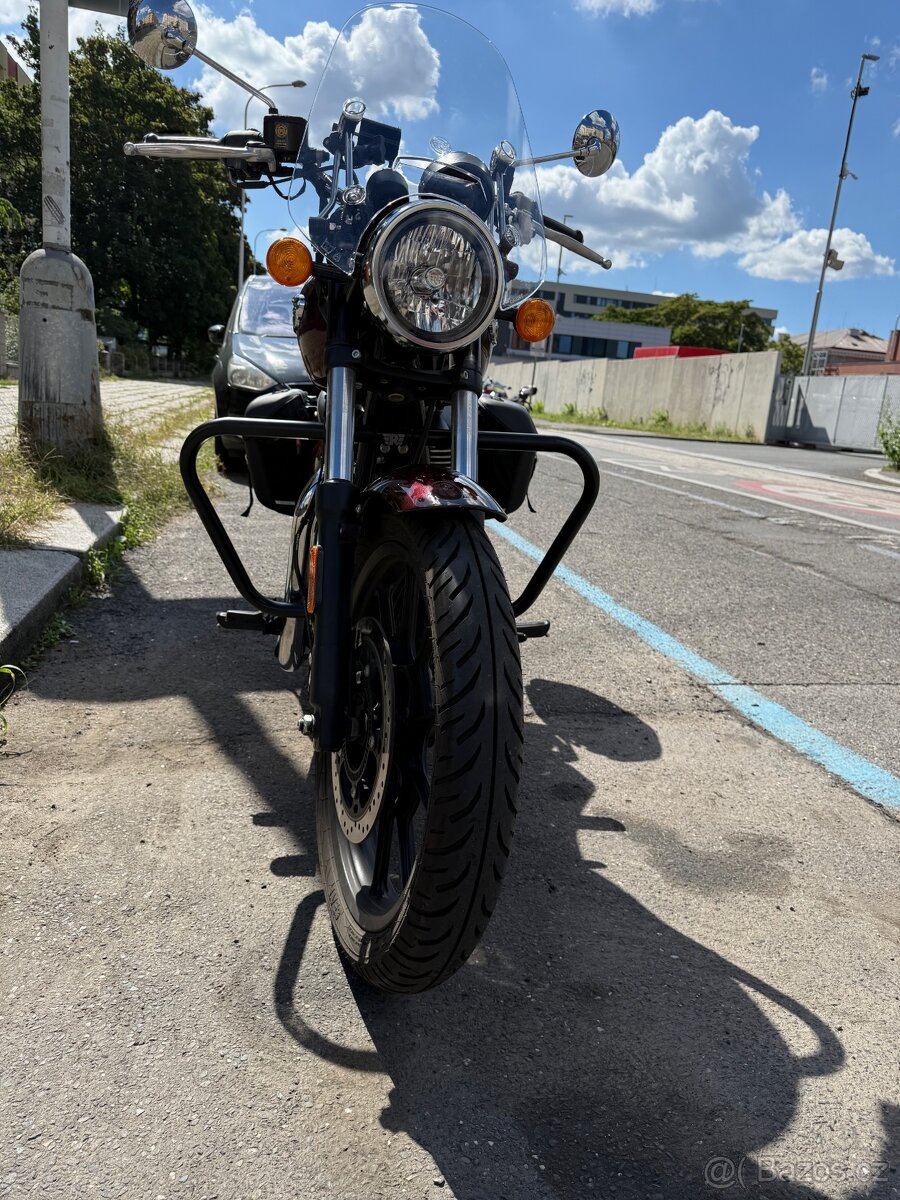 Royal Enfield Meteor 350 - Stellar Red - 2