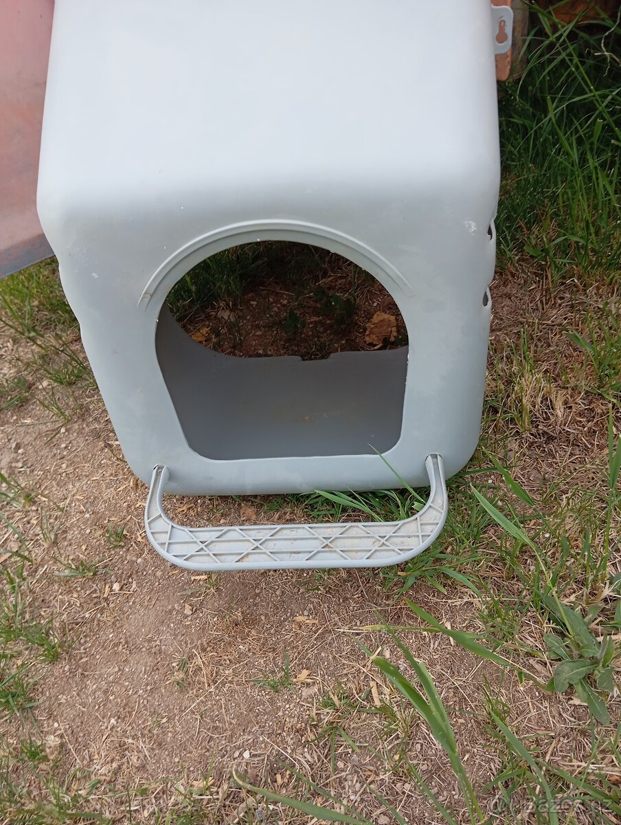 Plastová snášková hnízda pro slepice - 2