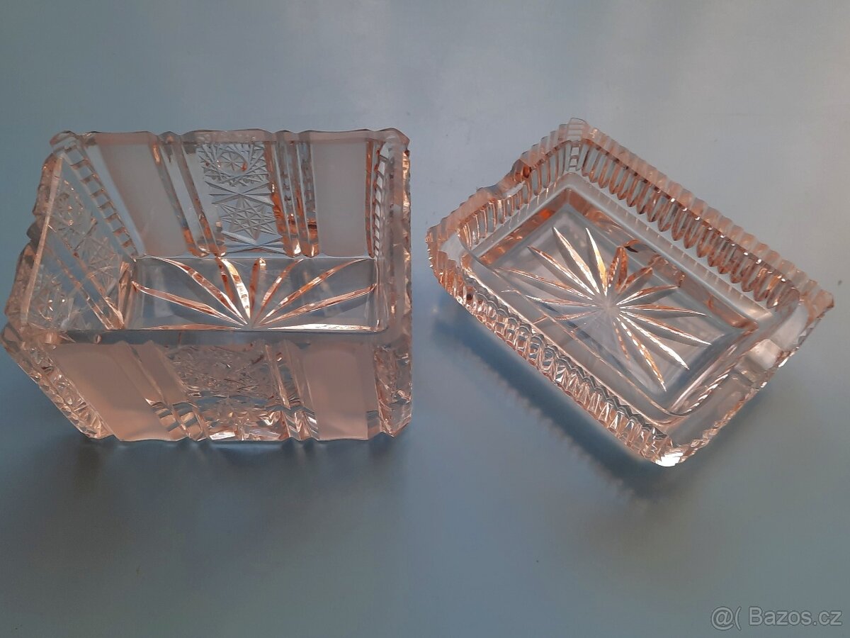 Sklo a porcelán - 2