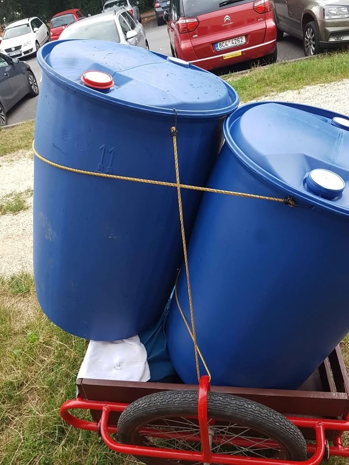 Plastový sud na vodu 200L - 2