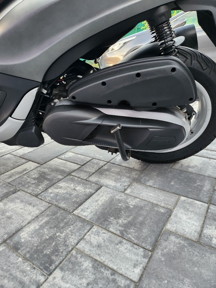 Piaggio Beverly 350 - 2