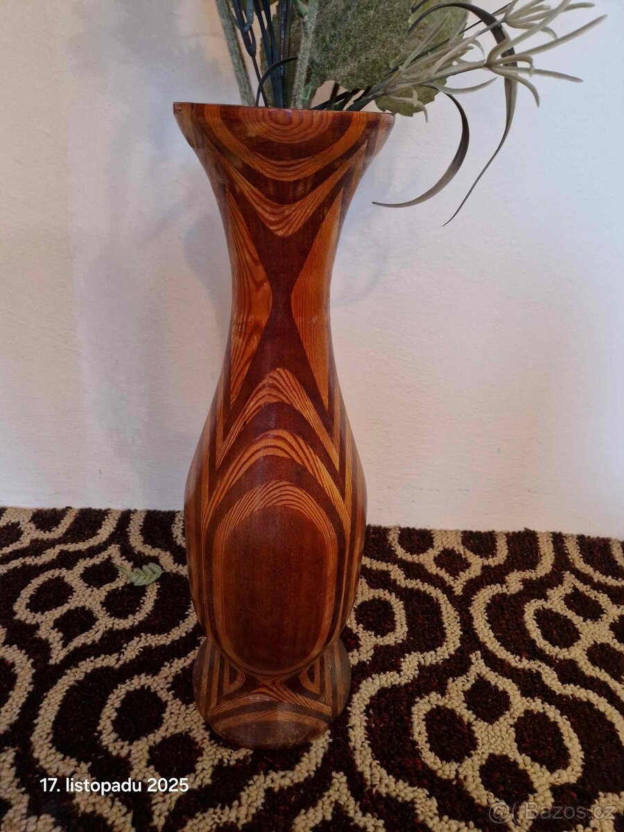 Dřevěná váza - 2