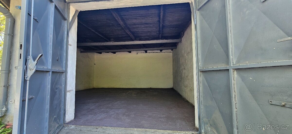 Garáž 40m2 - 2