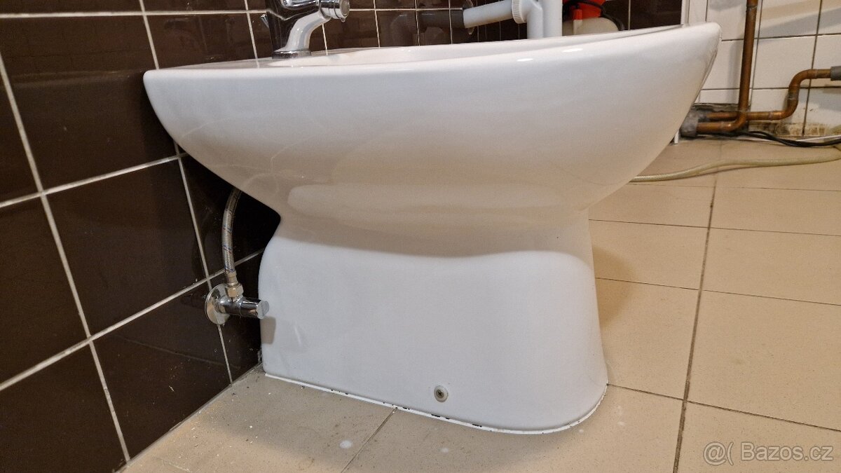 Prodám bidet JIKA s baterií Pecha - 2
